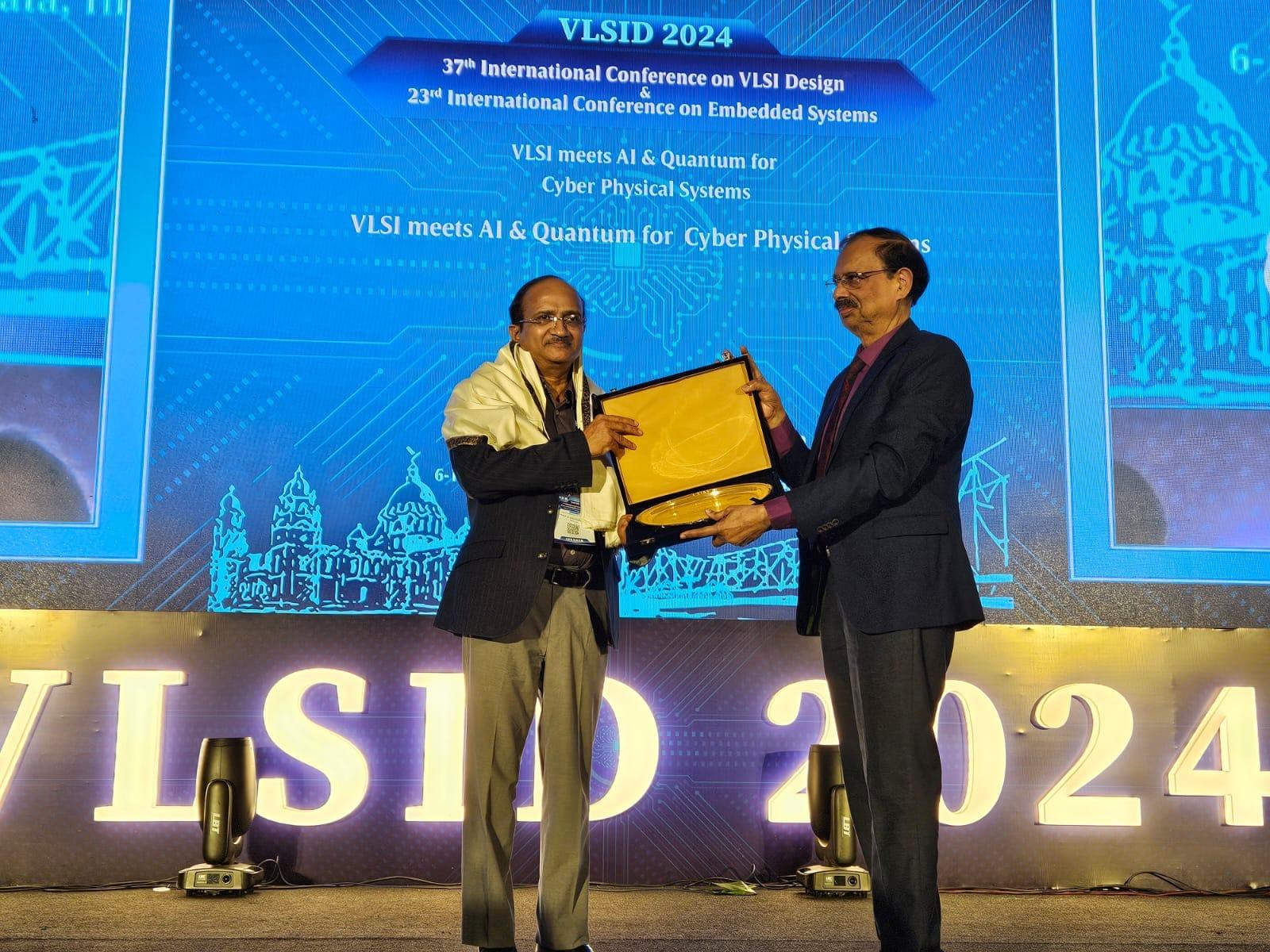 BITS Pilani VC Prof. Ramgopal Rao gets VLSI Lifetime Achievement Award 2024 at the 37th International VLSI Design Conference 2024 held in Kolkata, during January 6-10, 2024 presented by the VLSI Society of India